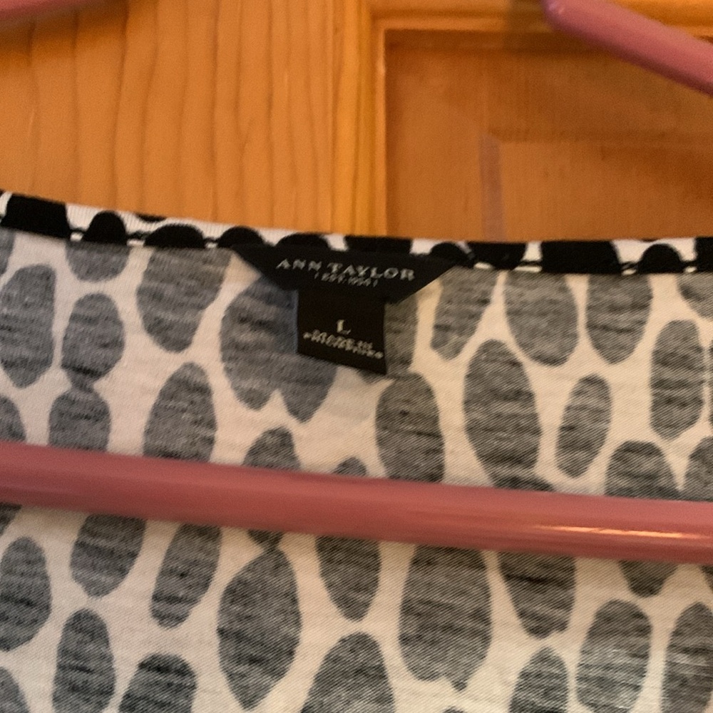 Ann Taylor Printed Tunic Blouse - Size L - Picture 2 of 5